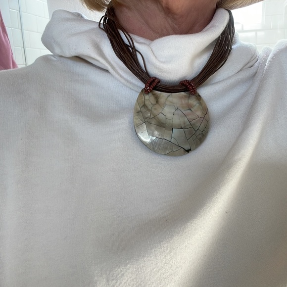 Shell necklace - Picture 5 of 5